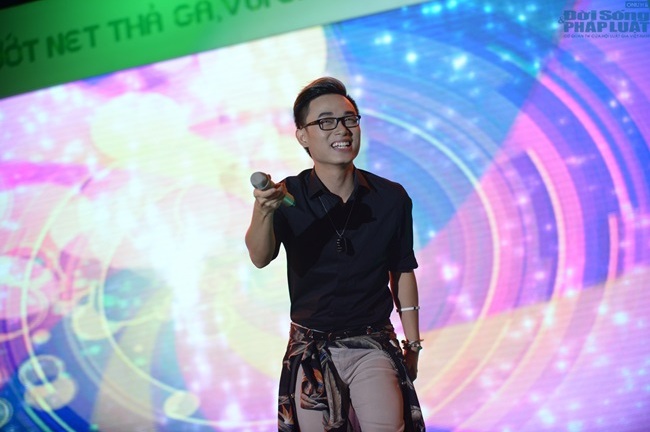 Khởi My, Trúc Nhân khiến hàng chục nghìn khán giả Nha Trang cuồng